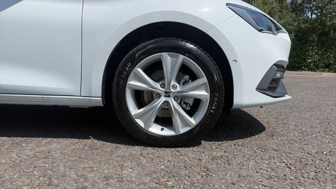 SEAT Leon 1.5 eTSI 150 FR 5dr DSG [DAP] Petrol Hatchback - Image 5